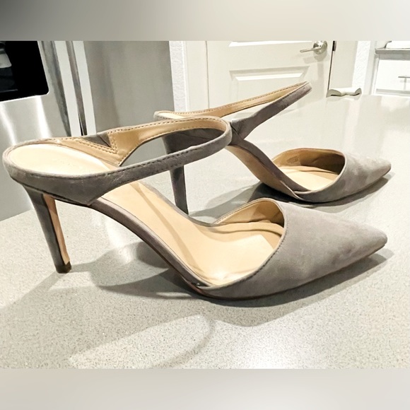 💕ANN TAYLOR💕 Ann Taylor Jodie Suede Mule Size 7.5 color: gray - Picture 1 of 7